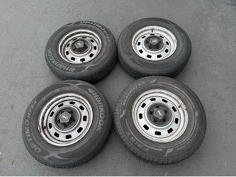 (4) Jeep Wheels with 215/75R15 Tires