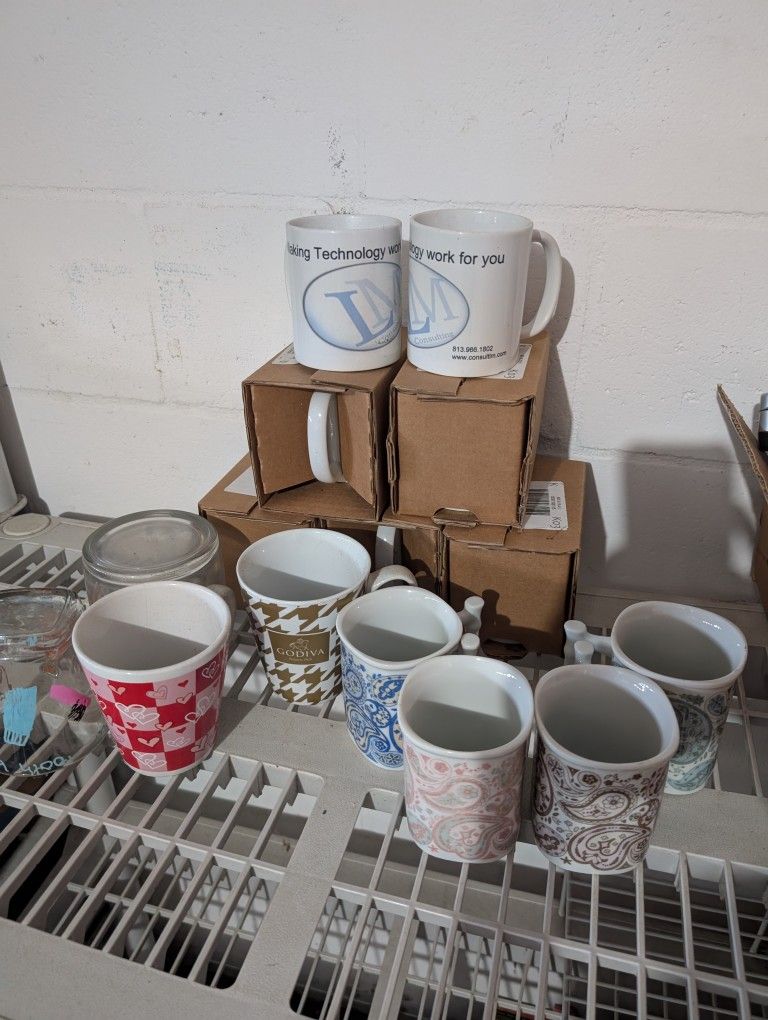 15 Coffee Cups For 5$, Some New, Some Used
