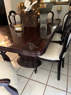Mahogany table with 6 chairs