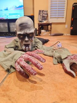 Crawling Zombie Halloween Animatronic Decoration