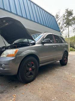 Kia Sorento SUV Gray with Custom Wheels