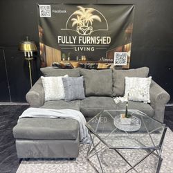 Sectional/couch/sofa,grey, 84x64, delivery available 