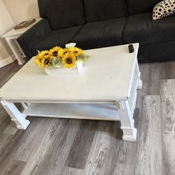 Coffee Table set + 2 End tables farmhouse Chic 