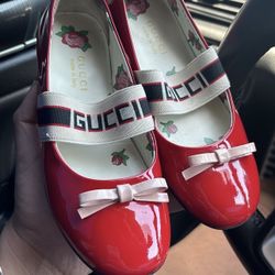 Girl Gucci Flats