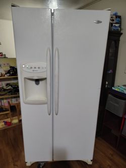 Refrigerator 