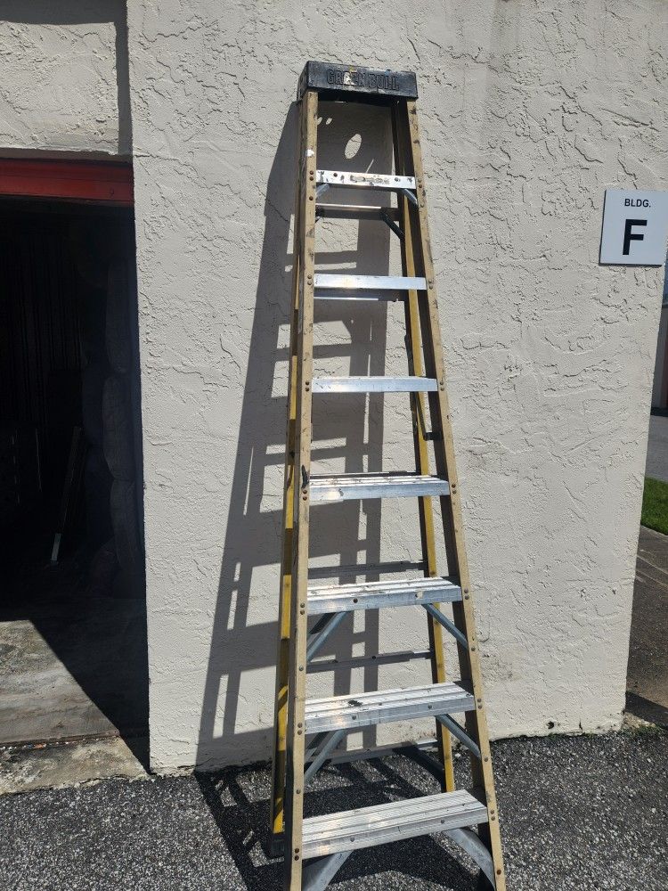 8 Ft. Green Bull Ladder