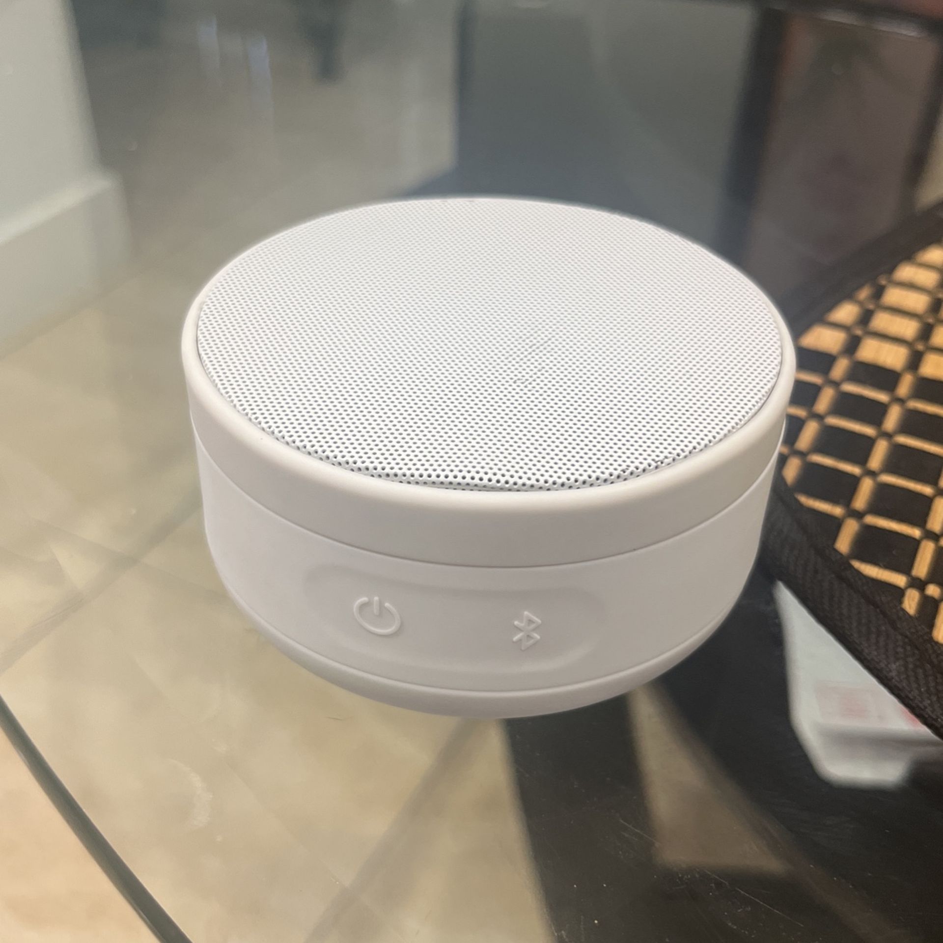 Speaker heyday with charger