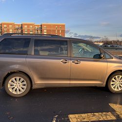 2013 Toyota Sienna LE 3.5L AWD, Grey, 59,408 miles