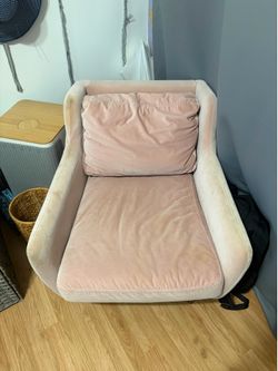 MUST GO — Pink Chair