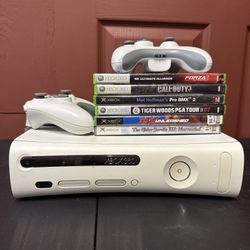 Xbox 360 (2 Controllers & Games)