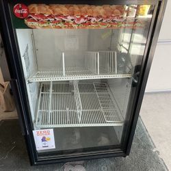 TRUE COUNTERTOP GLASS DOOR COOLER = MODEL GDC --7 - LOCAL PICKUP ONLY
