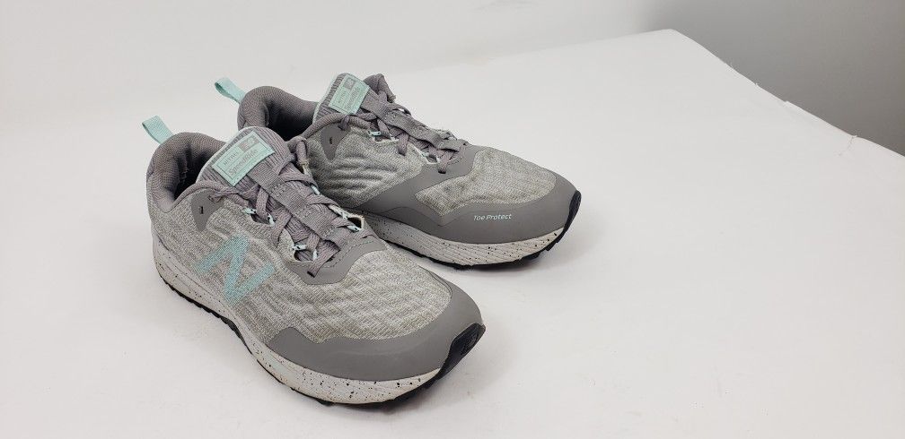 New Balance Womens Nitrel Hiking Trail Running Shoes Gray Size 10 D