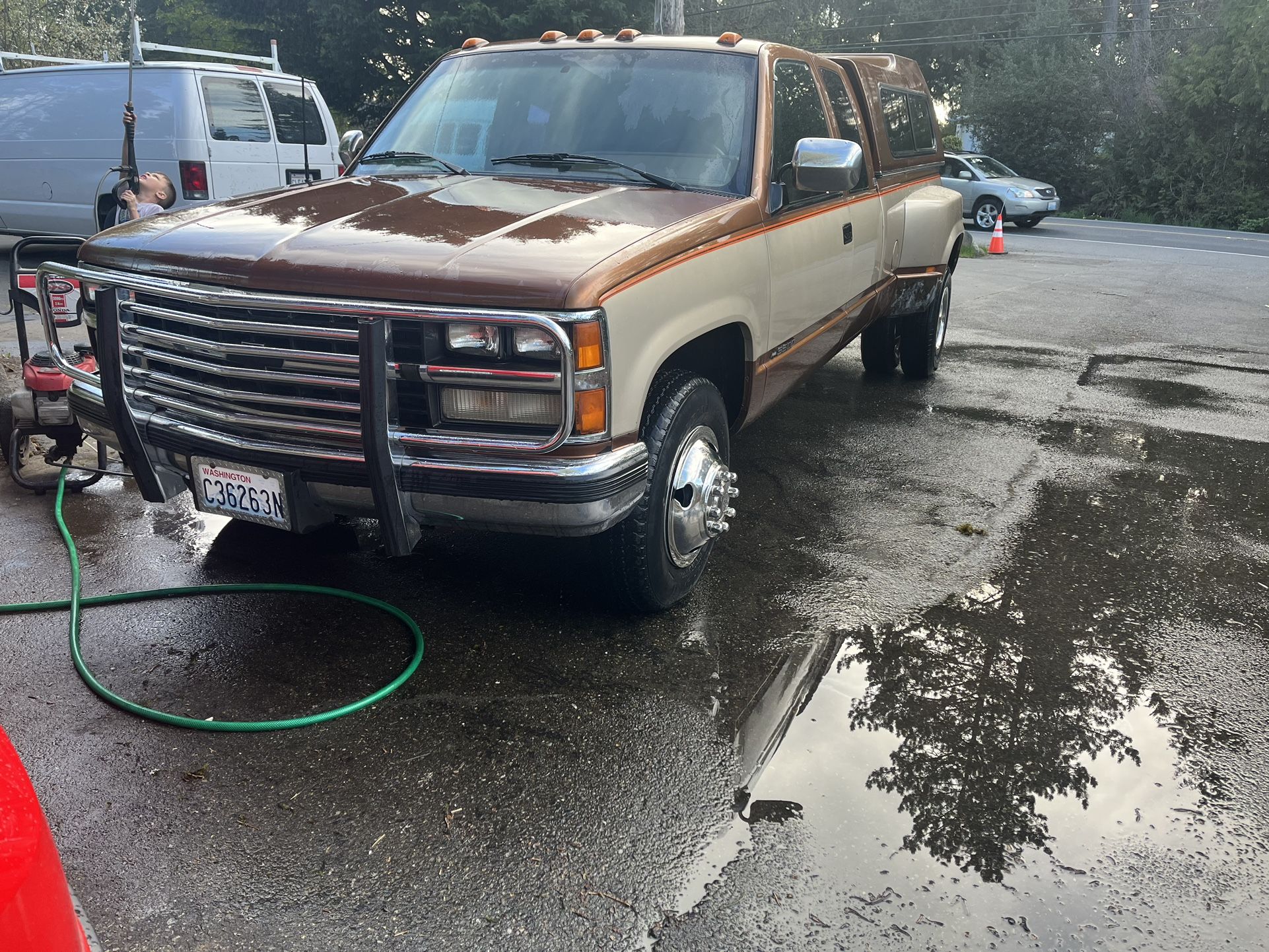 Chevrolet 3500 (dually)