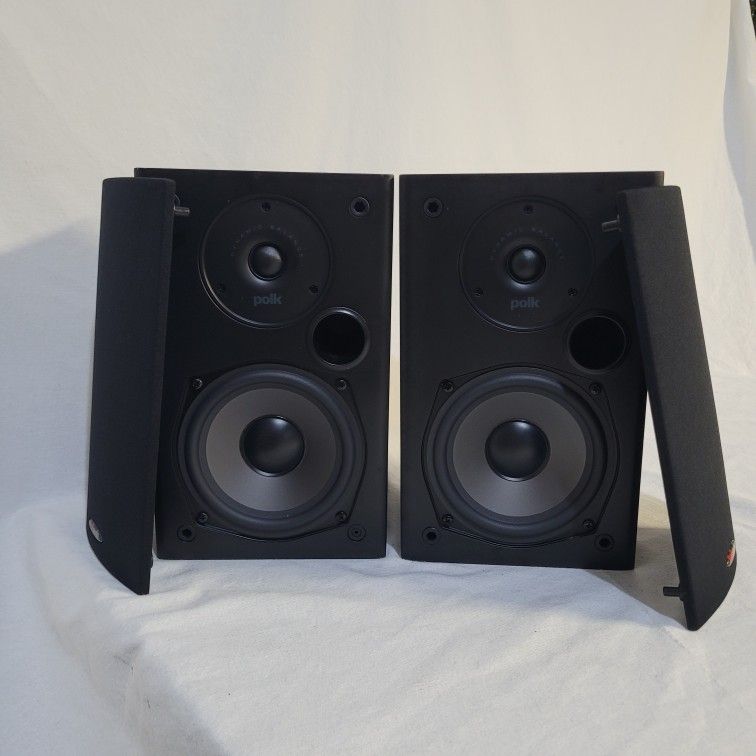Polk Audio T15 Bookshelf Speakers