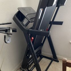 Pro form carbon LT treadmill like new