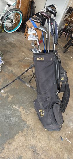 Bag of golf clubs