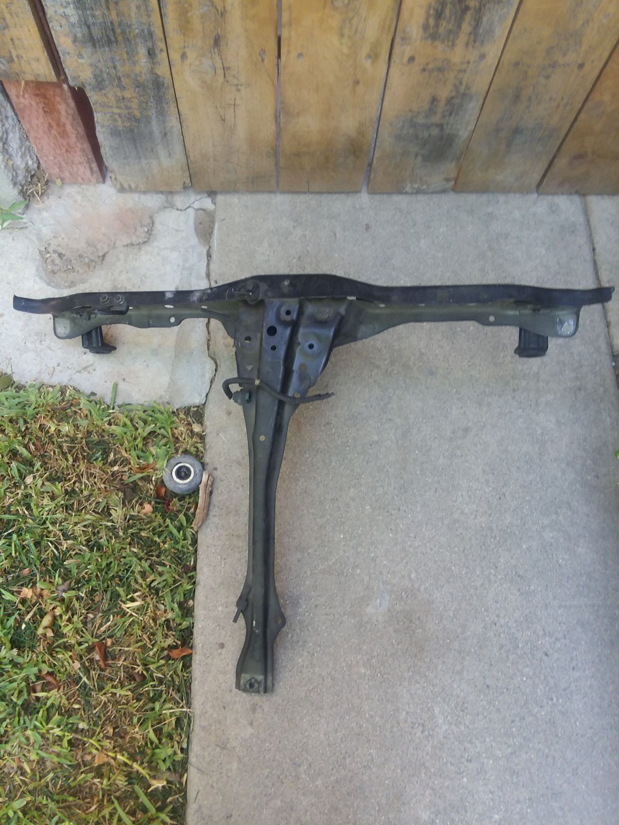 ACURA RSX 2001 - 2006 T BAR GOOD WORKING CONDITION JUST 2 LITTLE CRACKS CHECK PICS INCLUDES RADIATOR BRACKETS AND LATCH $120