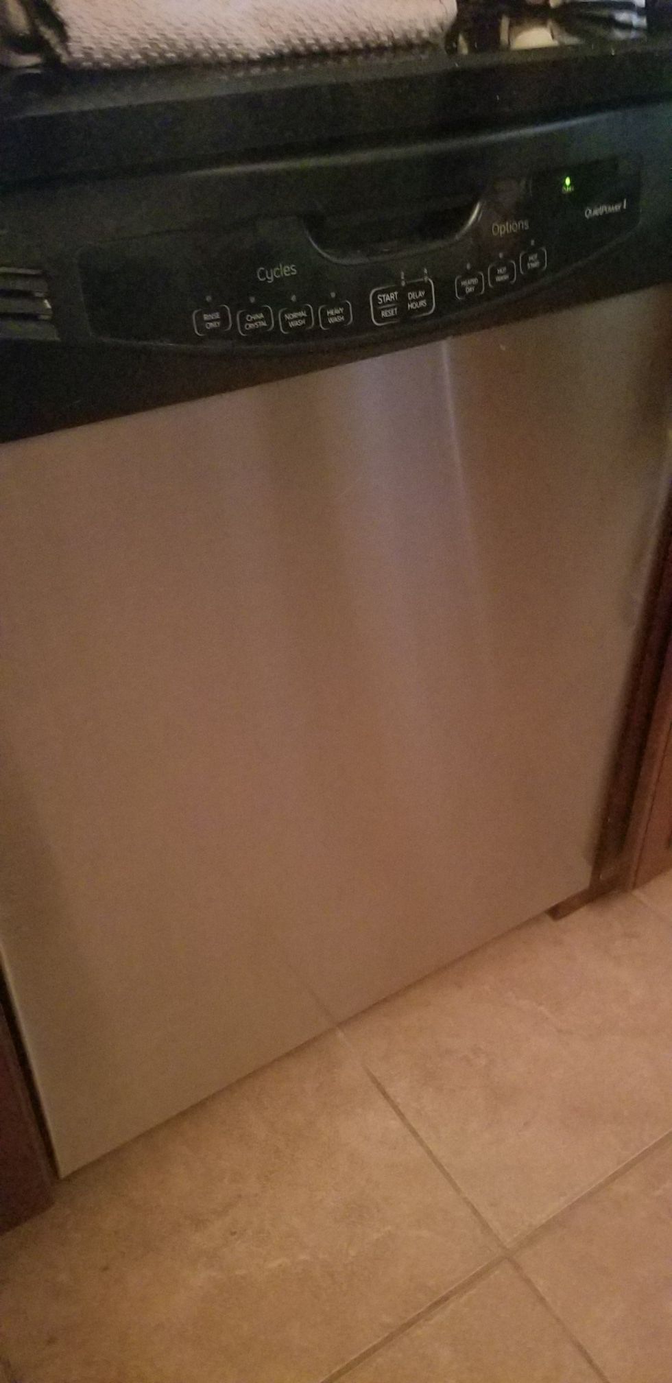 Stainless GE quiet power 1 dishwasher 24" for Sale in St. Louis, MO