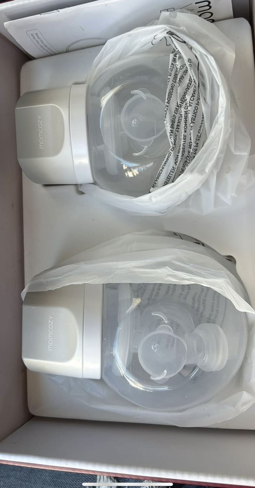 Momcozzy rechargeable/wearable breast pumps