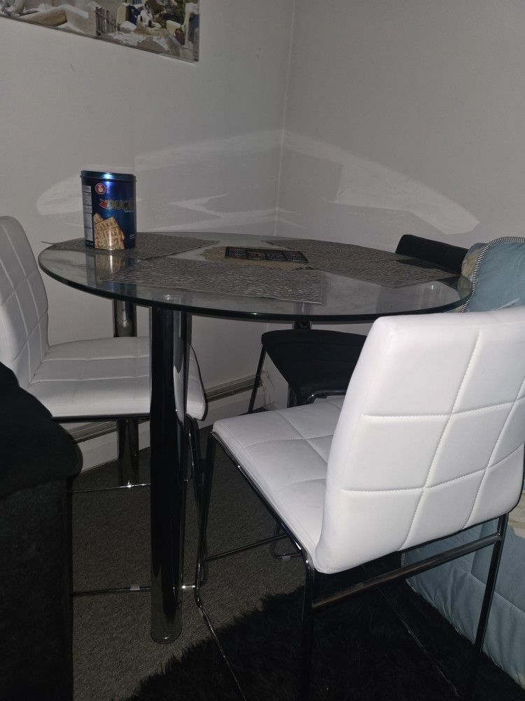Dinning Table And 4 Chairs For Sale