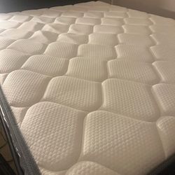 Complete Queen Bed & Smart TV $460 OBO