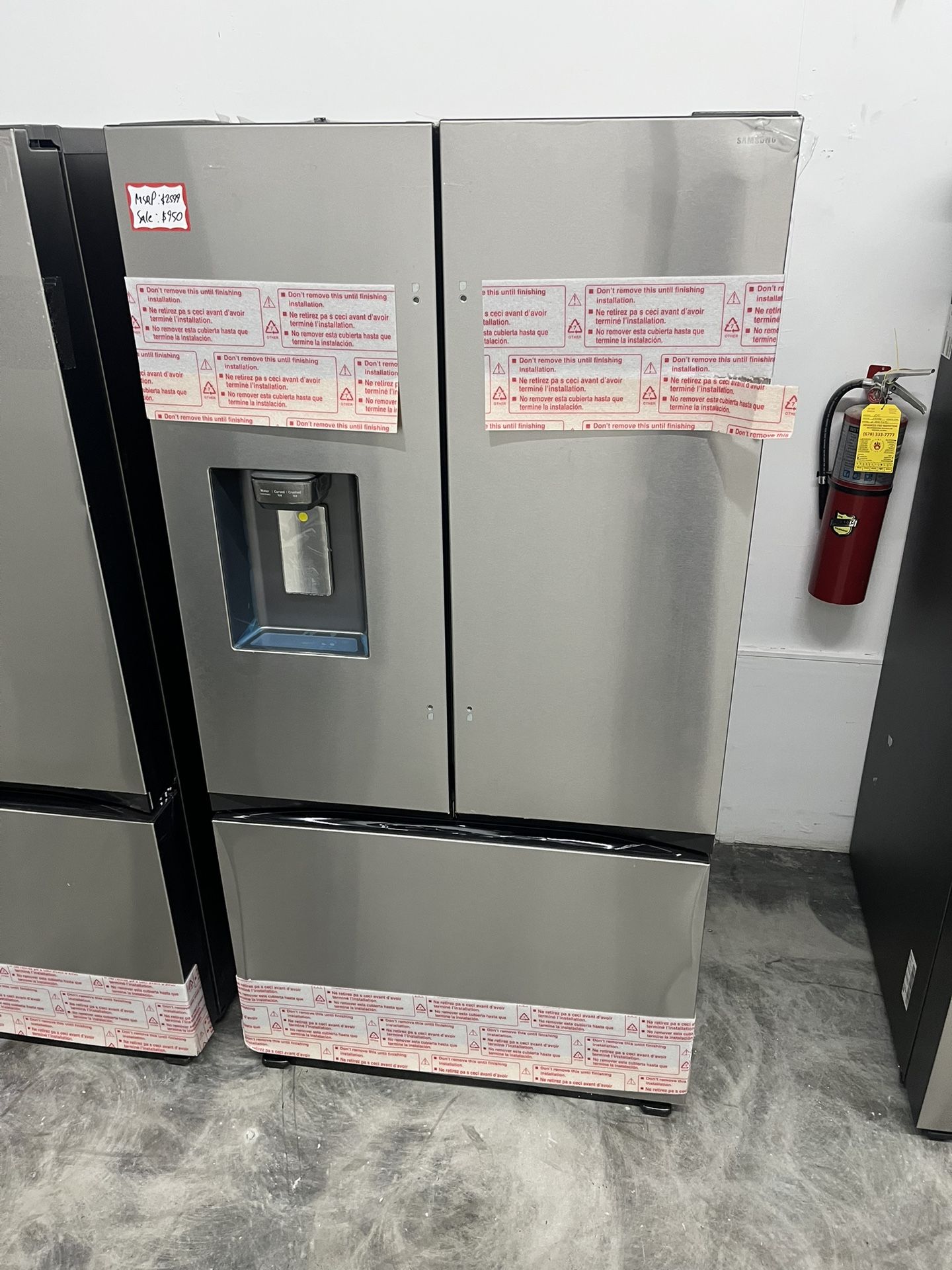 (Sale of the day) Samsung MEGA Capacity Refrigerator 32cu (brand new scratch/dent)