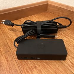 Dell D6000 USB-C Universal Docking Station With Original Dell 130W Power Supply