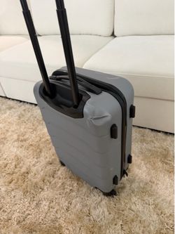 20" spinner suitcase retractable handle carry on