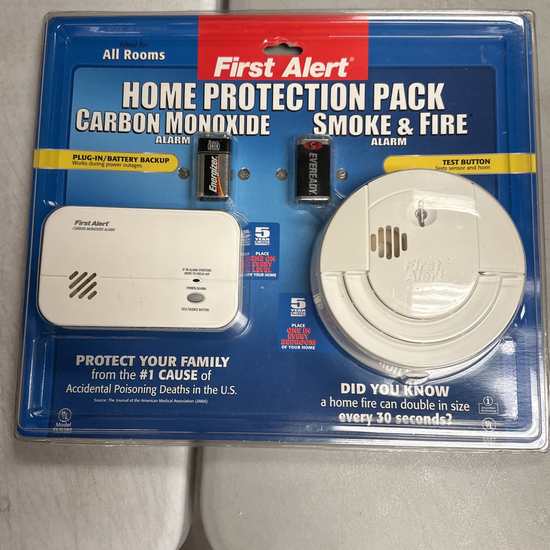 First Alert 489379 Carbon Monoxide smoke fire alarms 2 pack NIB OLD STOCK Home
