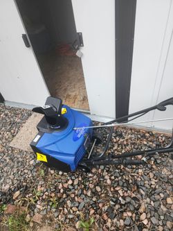 Snow Joe Electric Snow Blower