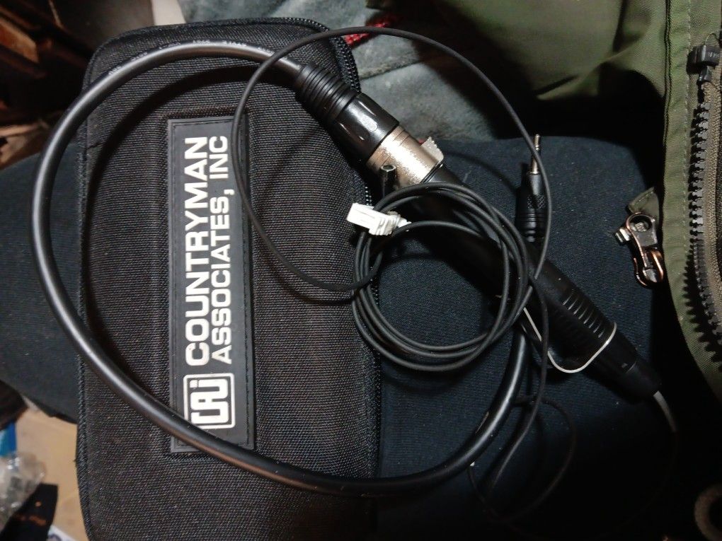 Countryman B3P4FF05B B3 Omnidirectional Round Lavalier Microphone for Hardwire Transmitter (Black)