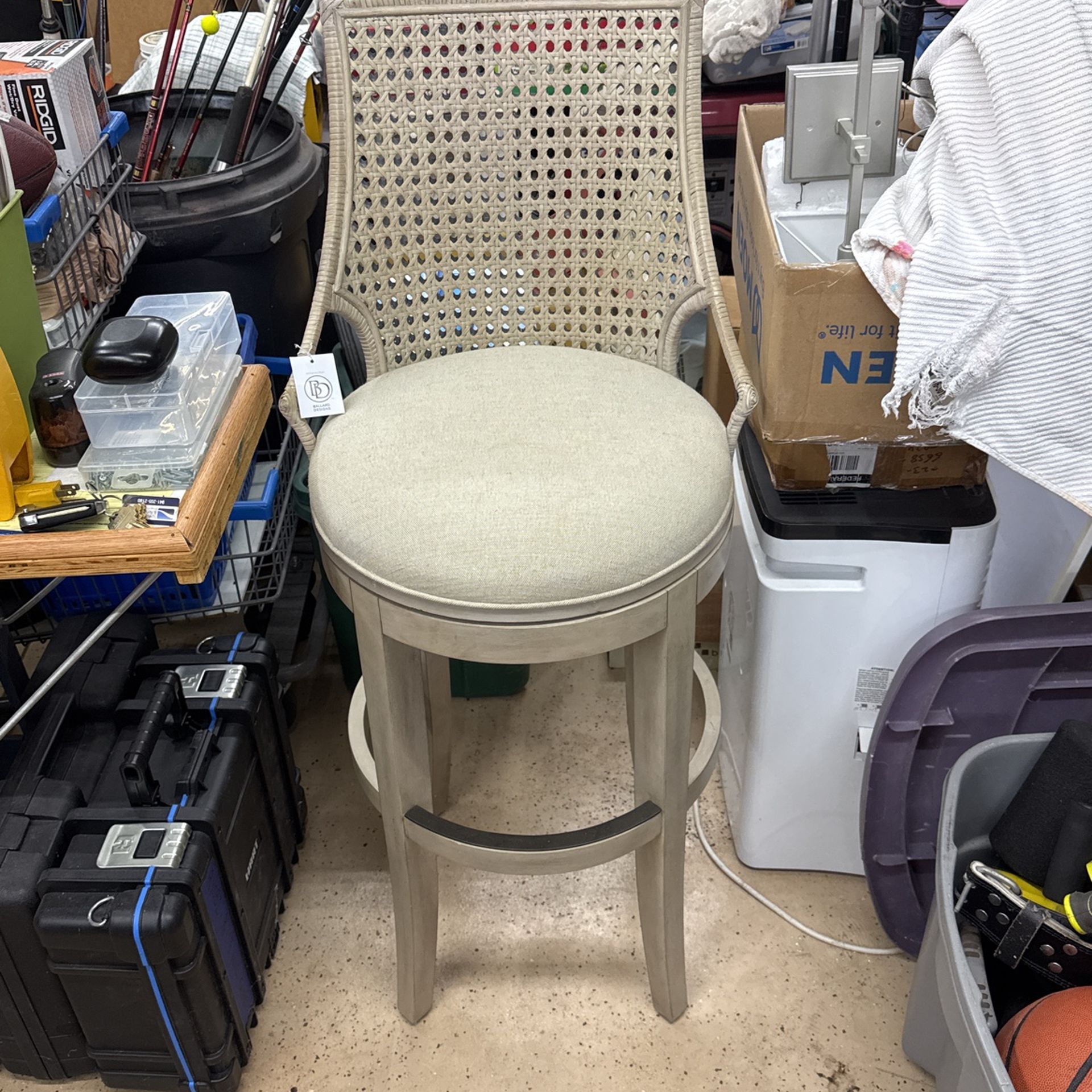 BAR STOOL 