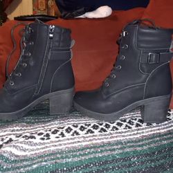 Black Ankle Shoes For Woman 