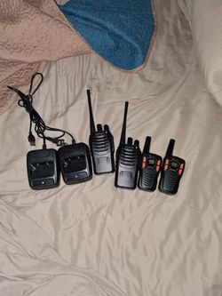 2 Cobra walkie, Takis. And 2 alervite walkie, talkies  with chargers
