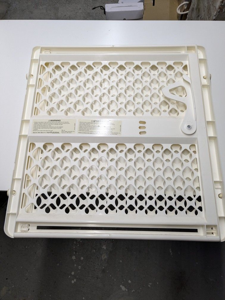 Plastic Pet/Baby Gate
