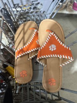 Women’s Size 10 Clemson flip Flops 