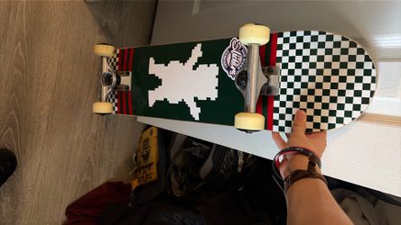 Grizzlie skate bored