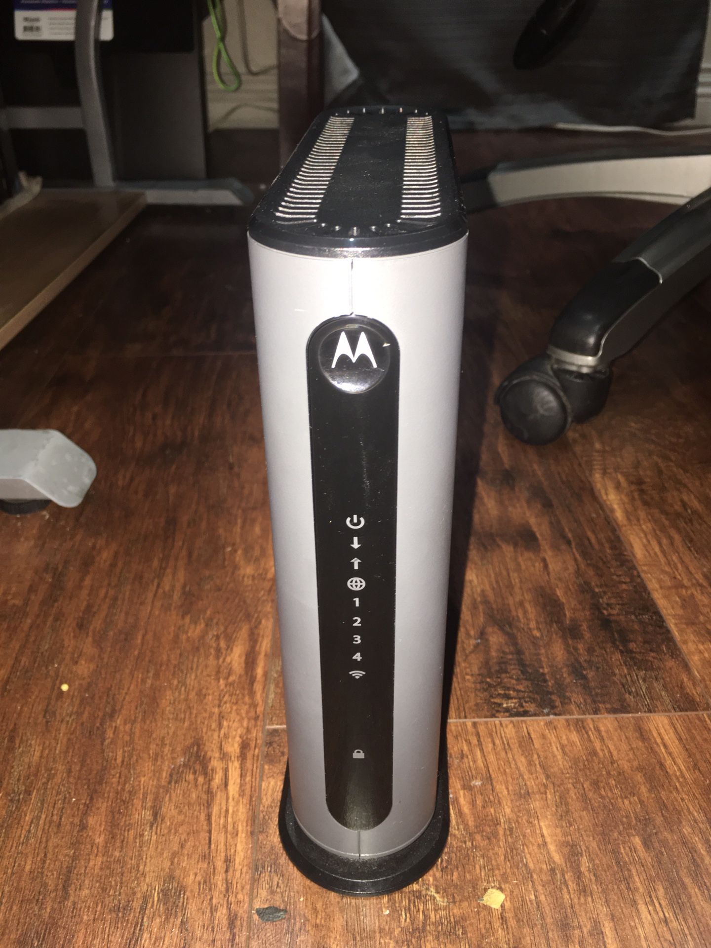 Motorola DOCSIS 3.0 Cable Modem plus N300 Router MG7310