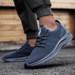 NWT Men’s Lightweight Running Shoes Size 11