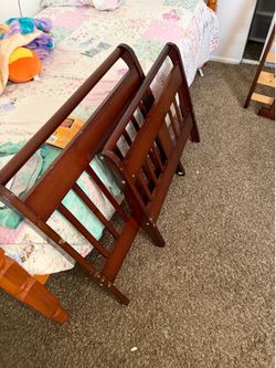 Toddler bed frame