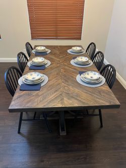 Magnolia Homes Dining Table (Farmhouse) + 6 wood chairs