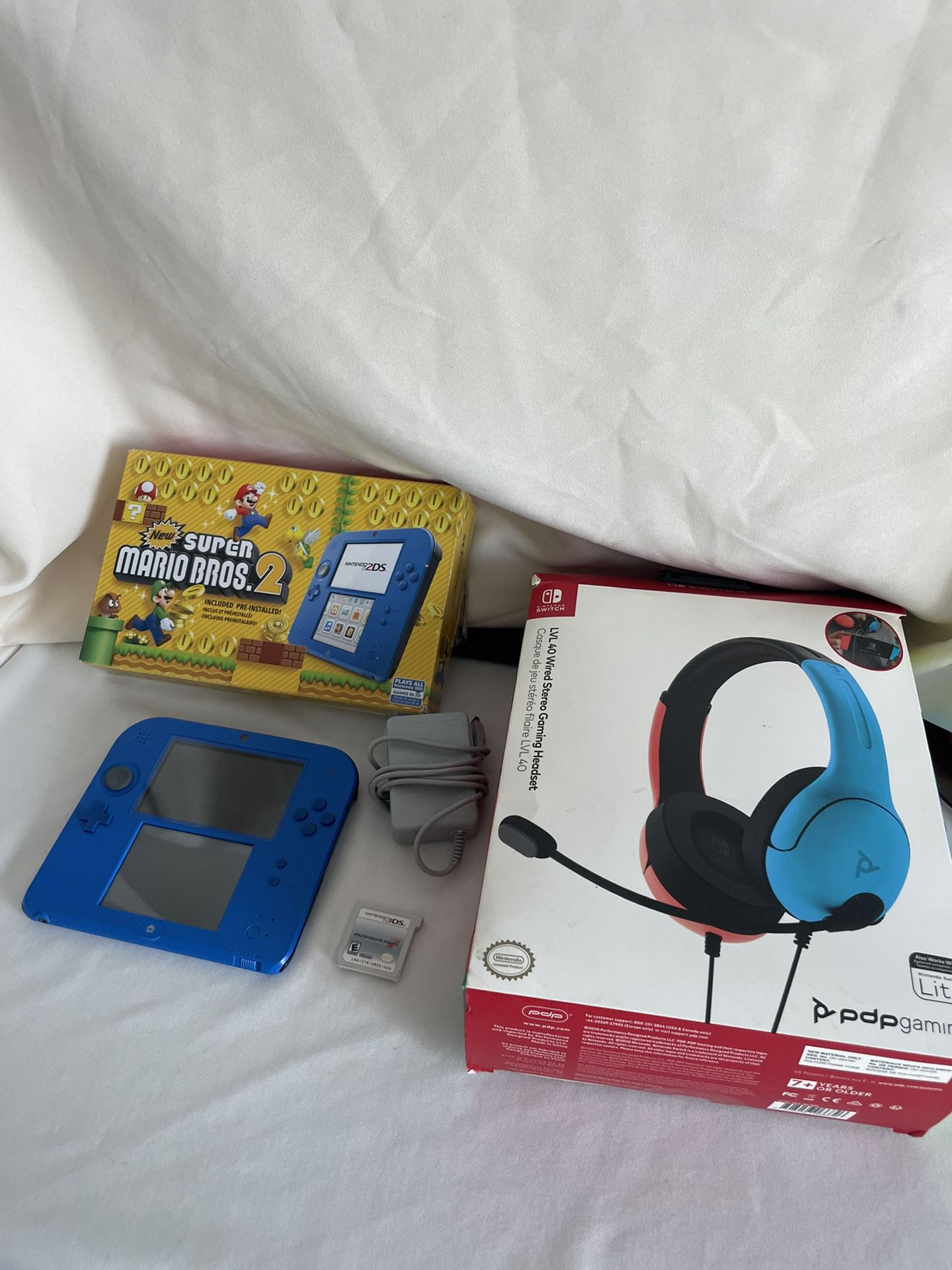 Nintendo 2DS With Accessories 