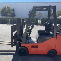 16 Forklift Toyota 8 Model 3000 Lb
