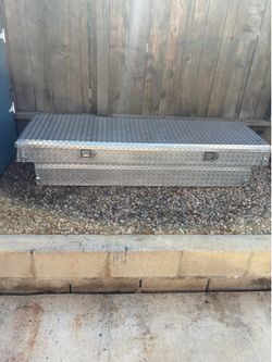 Delta Cross truck bed tool box
