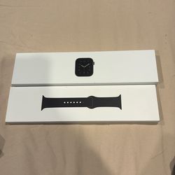 Locked Apple Watch SE 40mm With Watch Band