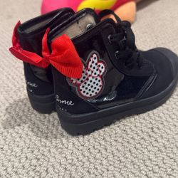 Minnie Mouse Toddler Boots