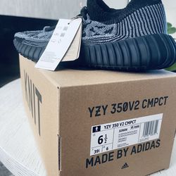 YEEZY 350 V2 CMPCT