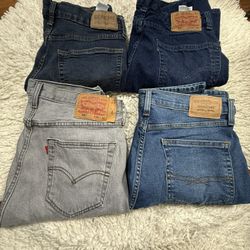 Levi’s jeans for men  Take all 4pcs  Size 32x32