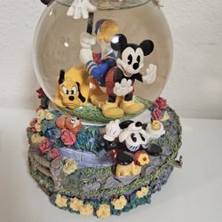 Disney Mickey and Friends Musical Snow Globe
