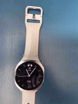 Samsung Galaxy Watch8 40mm LTE/Bluetooth/Wi-Fi – Silver – Excellent Condition